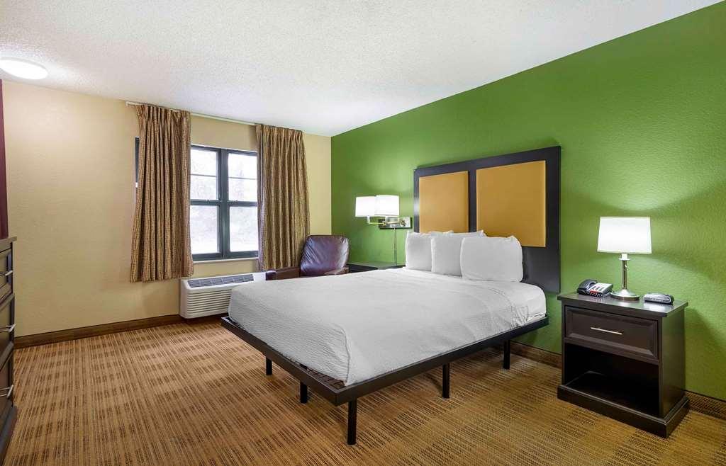 Suburban Bradley Park Hotel 2*