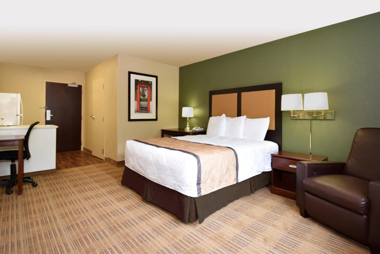 Suburban Bradley Park Hotel 2*